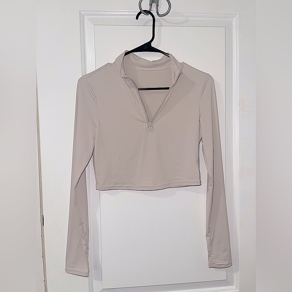 SHEIN Cropped Workout Top - Never Worn